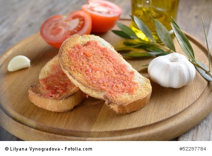 Pan con tomate: Brot, Olivenöl, Knoblauch und Tomate